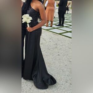 Elegant Black Evening Gown